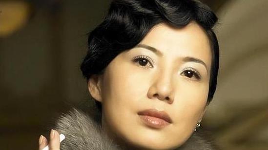 关秀媚隐退娱乐圈！与李尚文幸福同居，57岁依然美丽！
