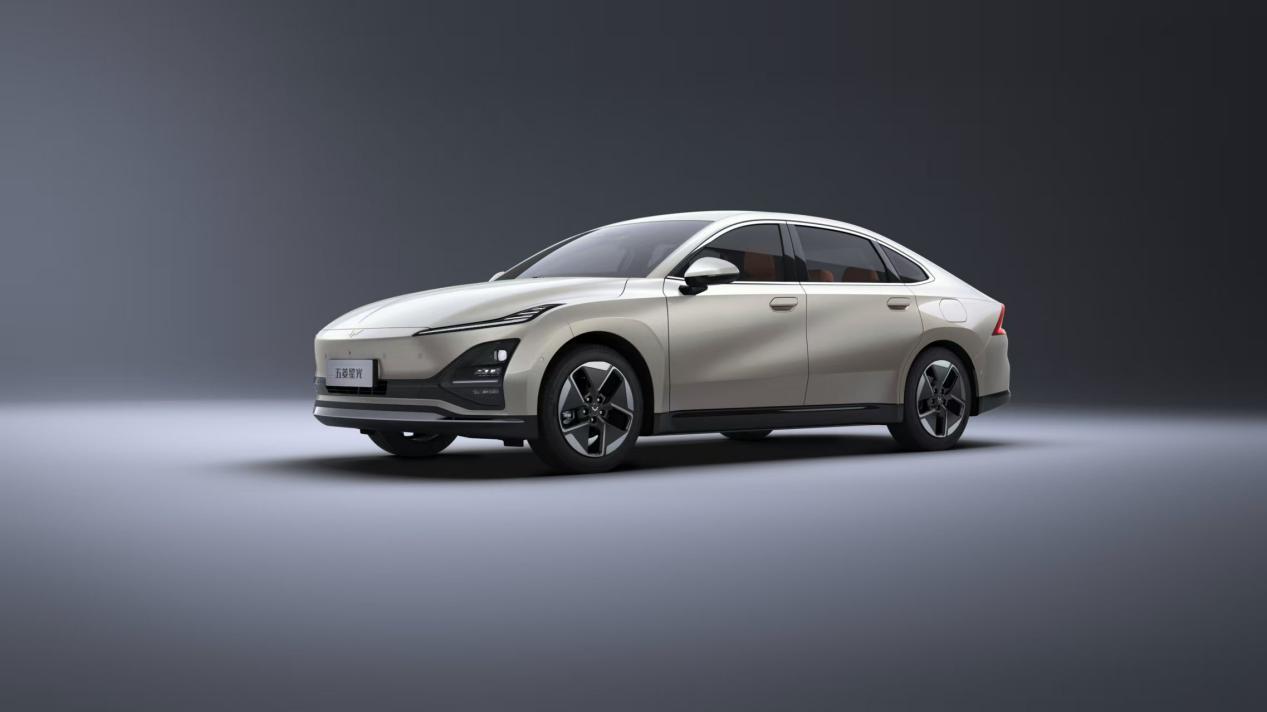 五菱再出好车！纯电续航超600km，10.98万起，五菱星光2025款来袭