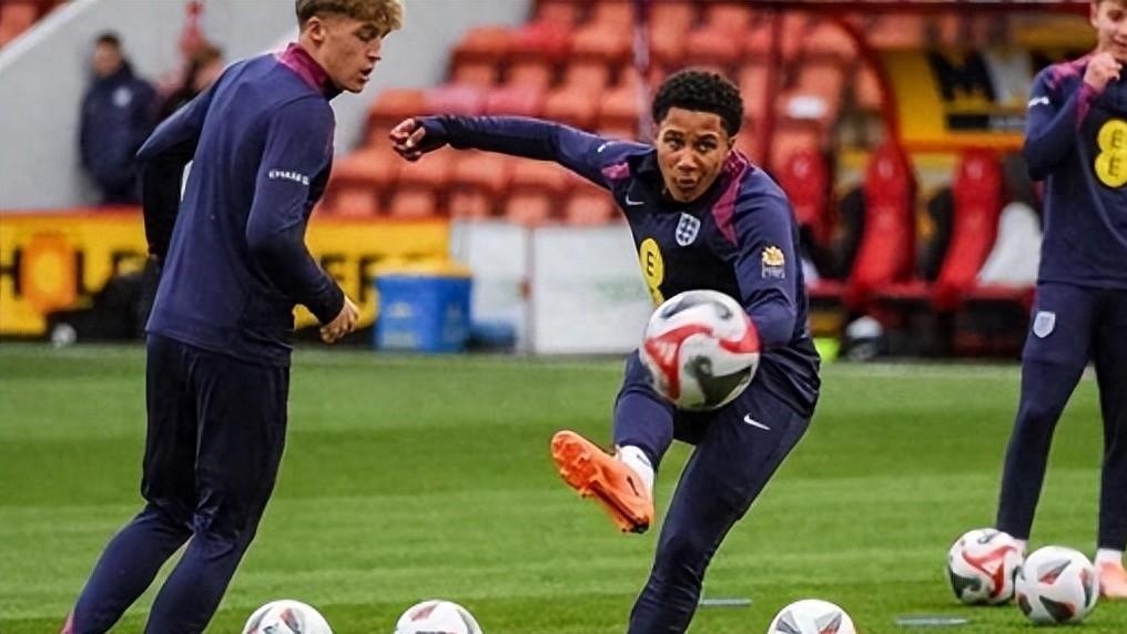 15岁英格兰天才边锋脱颖而出，未来锋线重要拼图！