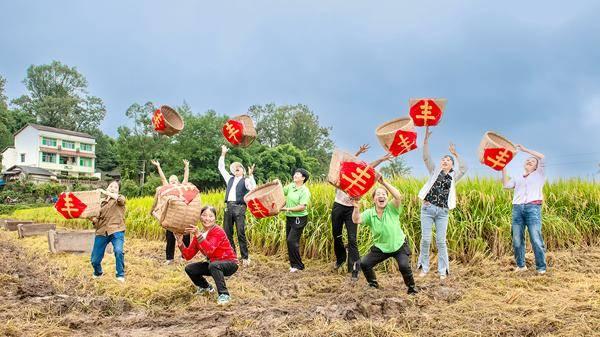 第八届渝妹儿稻香文化节开幕：庆丰收传技艺 绘就乡村振兴新图景