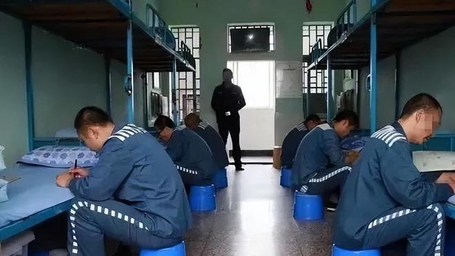 服刑人员在监狱里每天都想些啥？