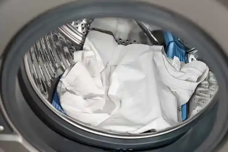 宝宝衣服能和大人一起洗吗？科学答案和实用建议都在这了！