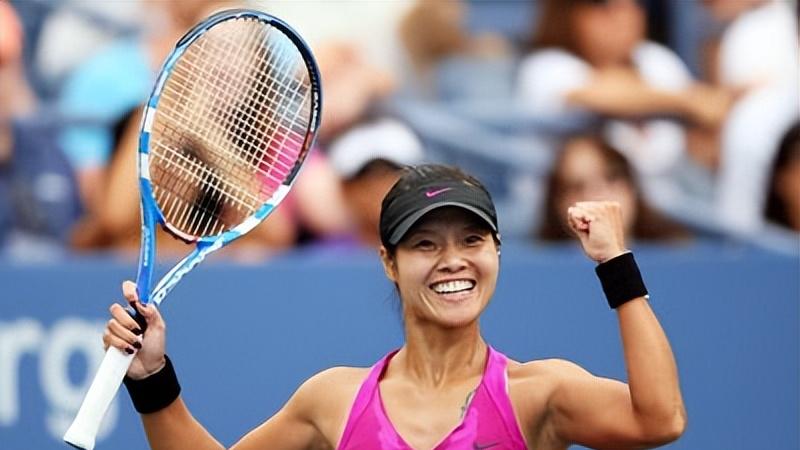 中国军团独苗郑钦文，即将刷新李娜记录，用实际行动痛击种族歧视