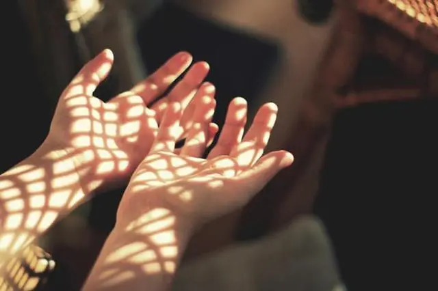 一位65岁过来人分享：不能对女婿太好，你把他当亲儿，他未必把你当亲妈