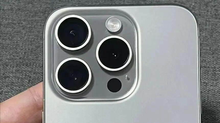 为什么懂行的人都不建议入手美版改卡的iPhone？