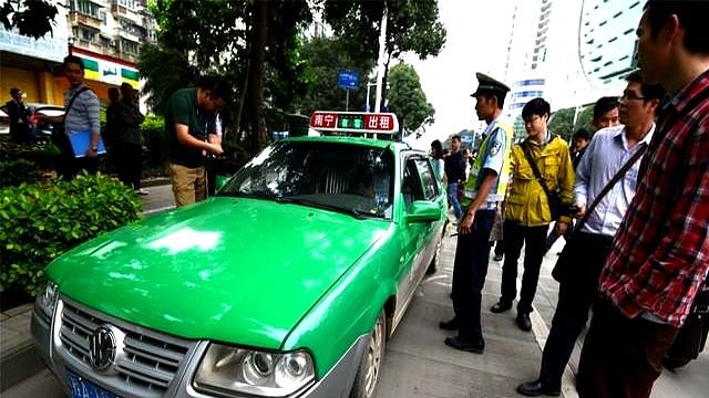 网约车1元公里盈利空间如何？双证与黑车司机成本对比分析