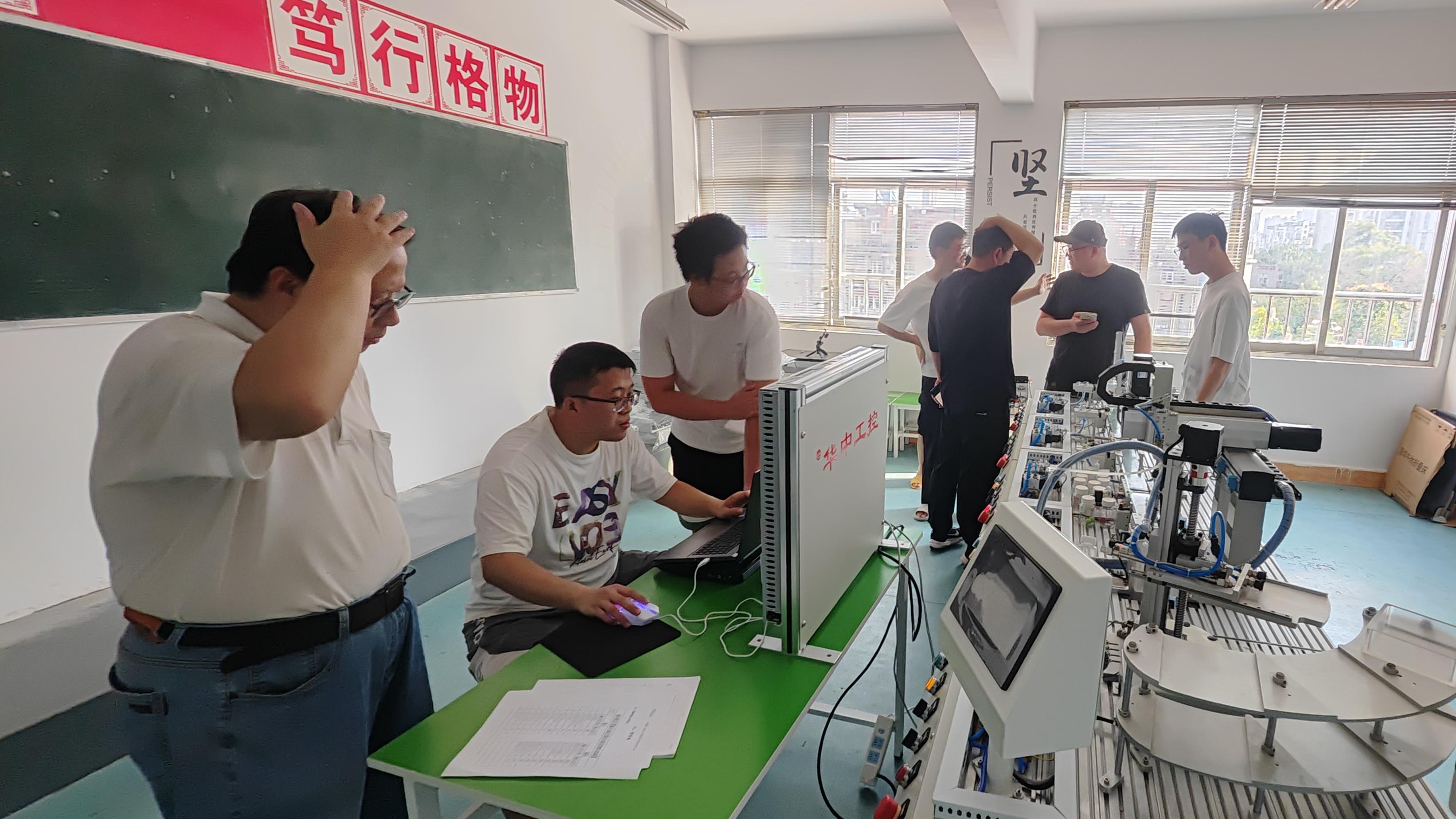 学员体验测评：武汉工业机器人培训机构学习环境排行榜