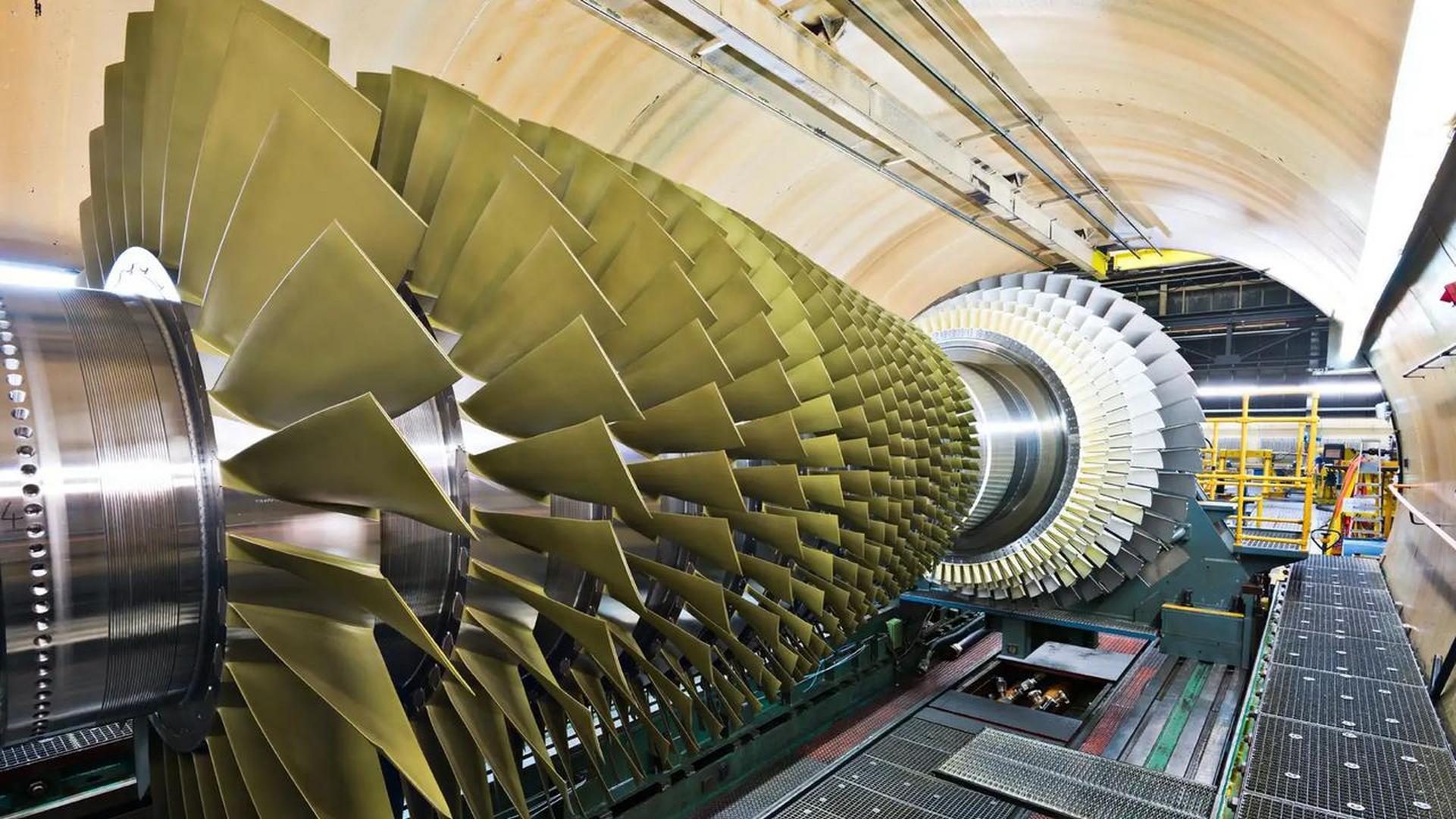 055大驱军事性能为何登顶世界第一，其动力燃气轮机，性能如何呢