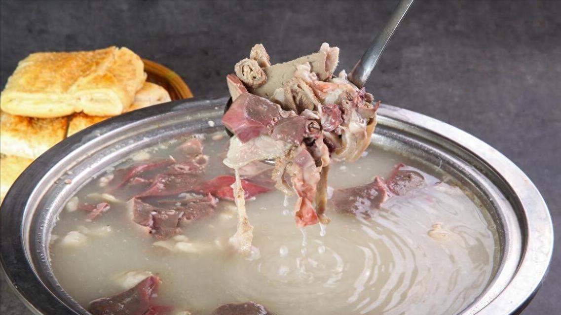 宝子们必学！羊下水这样煮绝了：清洗焯水有诀窍，炖煮调味超美味