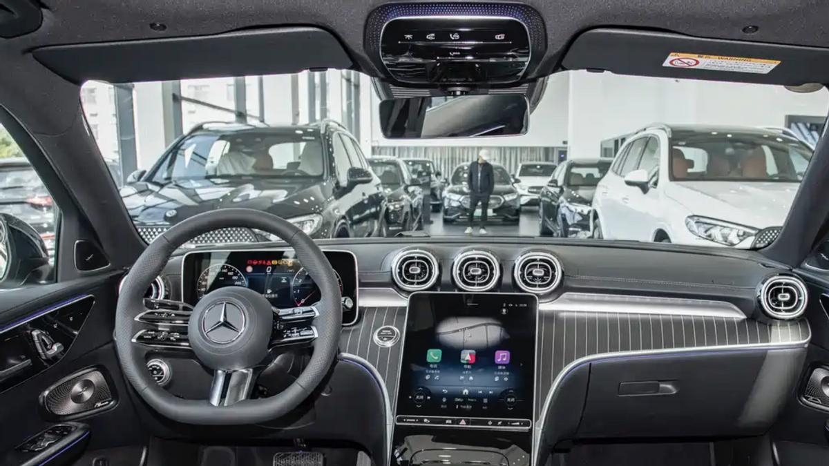 奔驰C级正式上市 售33.83万起，是否值得购买呢？