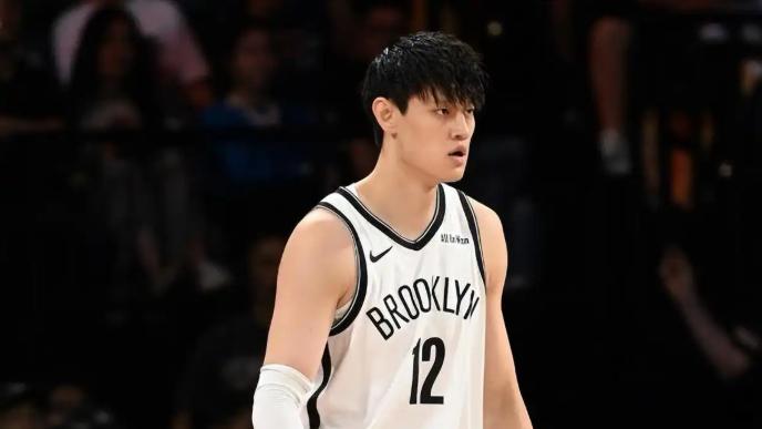 正式离队？独自返回北京，告别NBA悬念曝光，篮网主帅引中国球迷怒斥