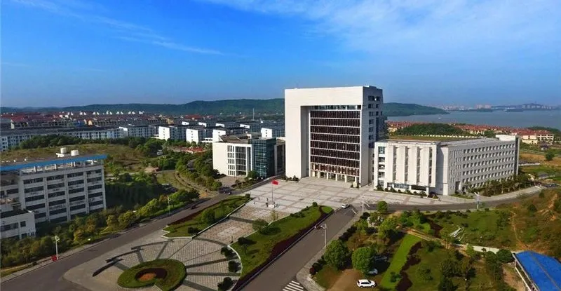 “学院”改名“大学”，湖南理工学院更名“大学”获省公示，在校生“躺赢”