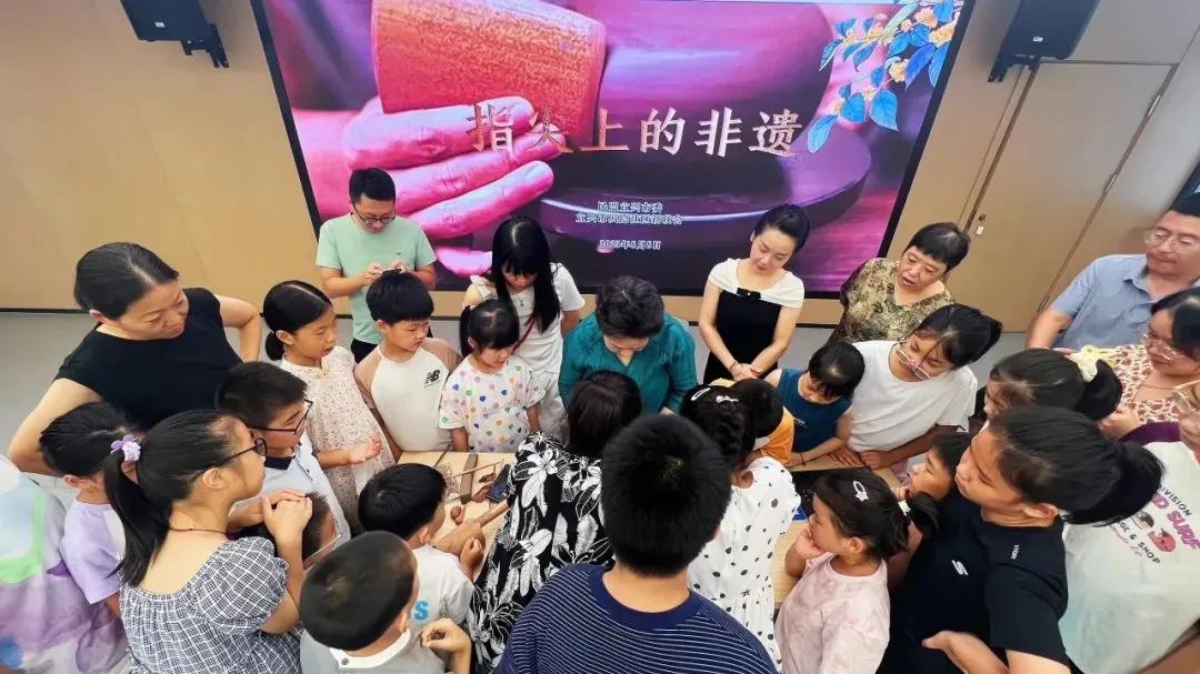 宜兴民盟与宜城街道枫隐社区举办非遗活动