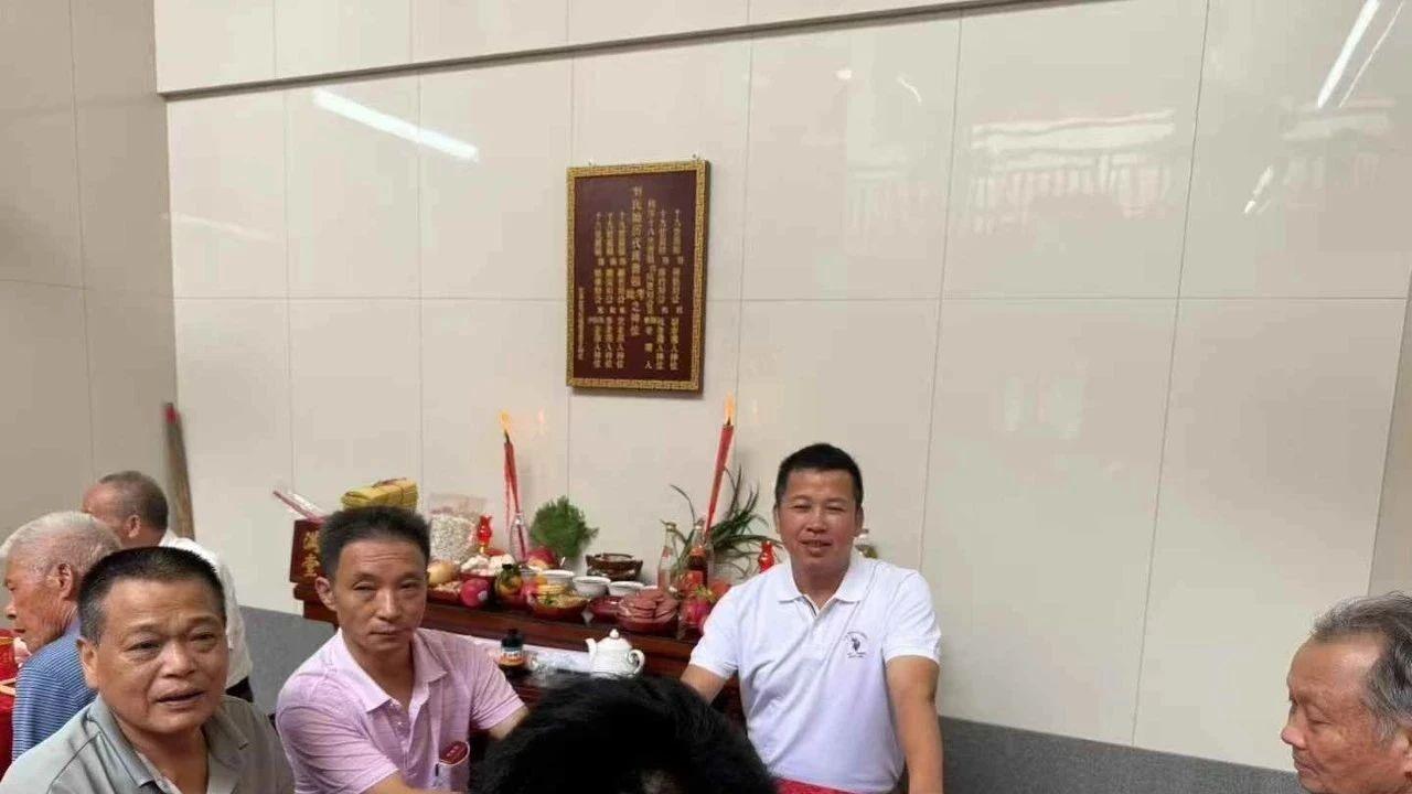 三僚曾真君：良辰吉日刘氏祖厅进伙重光，顺便带女弟子刘总来现场学习祠堂风水