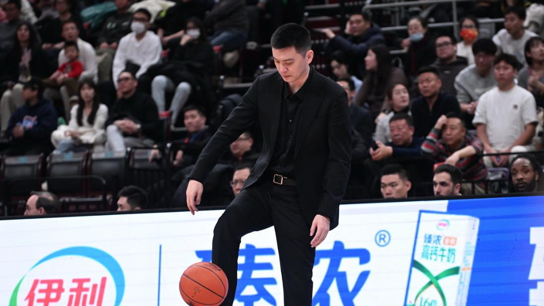 杨鸣盛赞广东独一档！杜锋巧妙回应：杨导是CBA+全运冠军教练