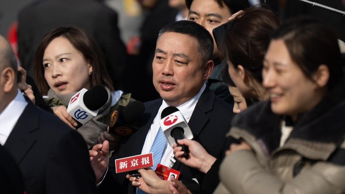 刘国梁赢麻了！乒坛黑嘴贺晓龙被“销户封杀”，所有流言蜚语不攻自破