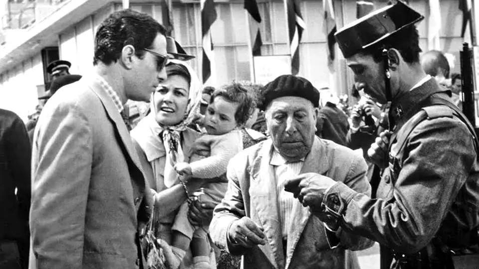 黑色幽默讽刺极权——《刽子手》