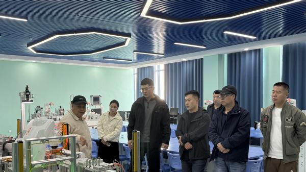 工匠学院联合人工智能学院举办工业机器人产业链专题培训