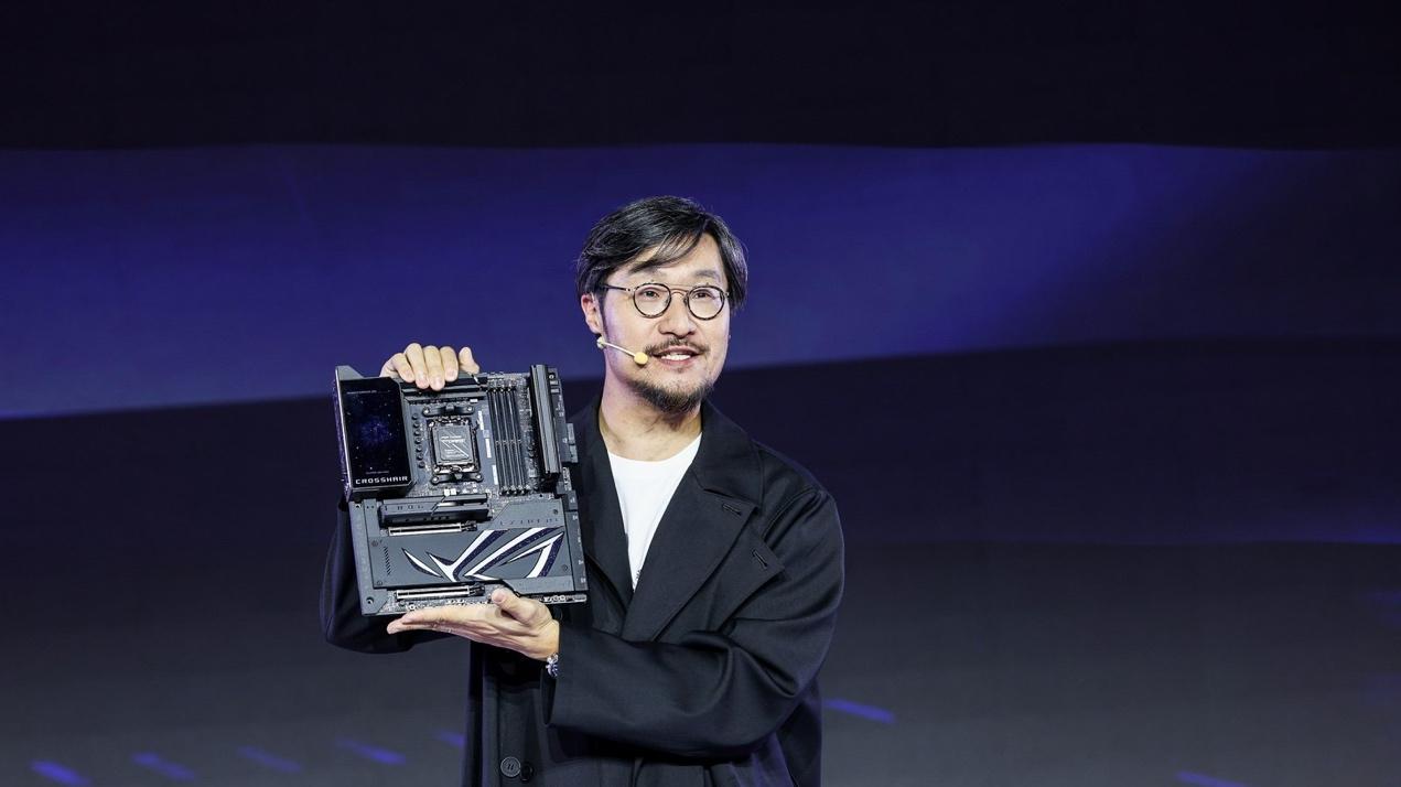 ROG DAY 2025：华硕主板新品闪耀，引领电竞主板新潮流