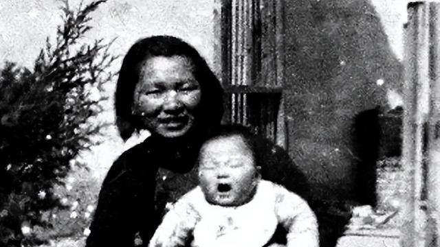 50年女特工因叛徒出卖被捕，吞下金子自尽，蒋介石下令：必须救活