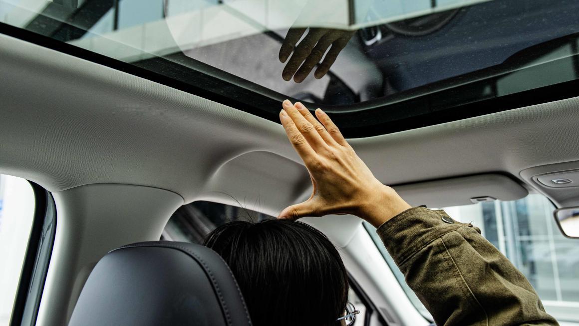 零跑B10到店实拍：爆单背后，究竟有何魅力？