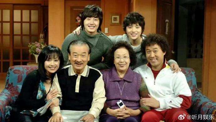 顺才爷爷走了！首尔暴雨送行，他的笑声藏着我们的青春