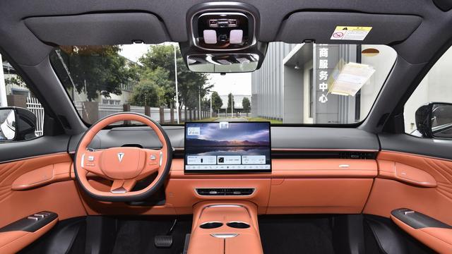 沉浸式对比深蓝S07与汉兰达：谁才是你的理想座驾？