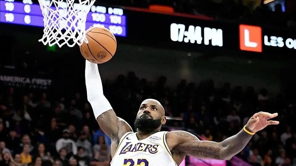 场均仅14分！41岁詹皇数据暴跌，湖人的取舍，藏着太多无奈