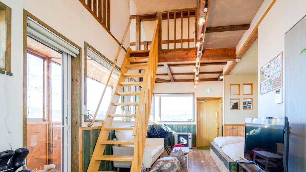 日本政府送你一套房，条件是必须在这里住15年，你愿意吗