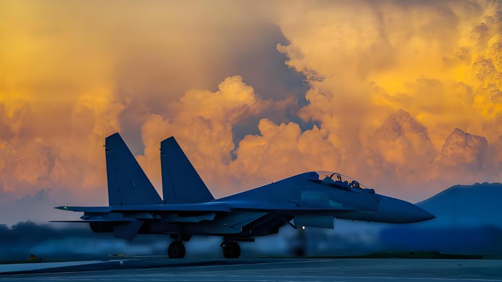 中国公布空中对峙，警示域外势力勿挑衅，美军F-35活动数据明显下降