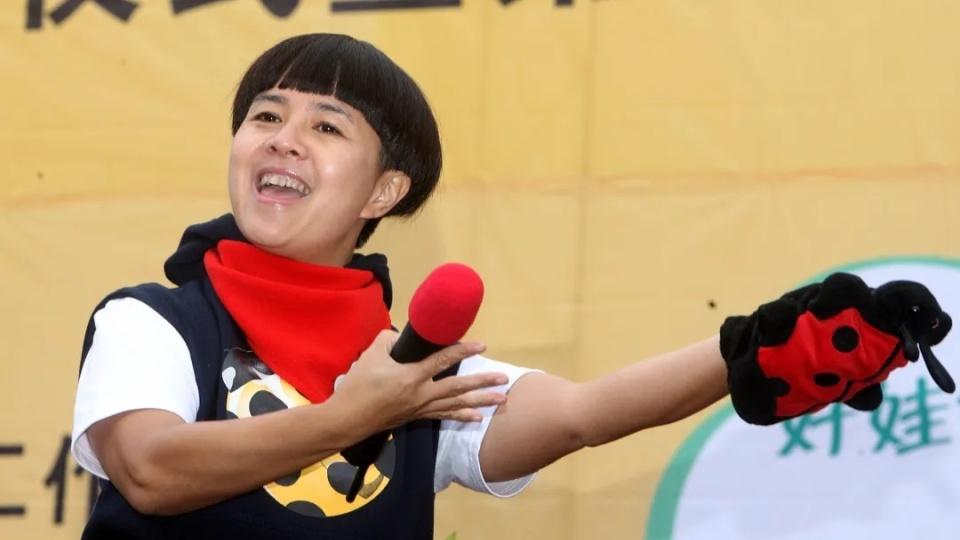 “蹭妈流量”？金龟子女儿一句话，炸出全网热议