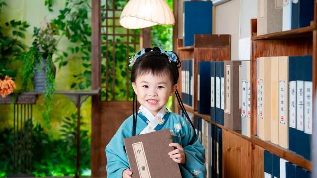 当4岁的“小太阳”遇上时装周：一场童年与梦想的双向奔赴