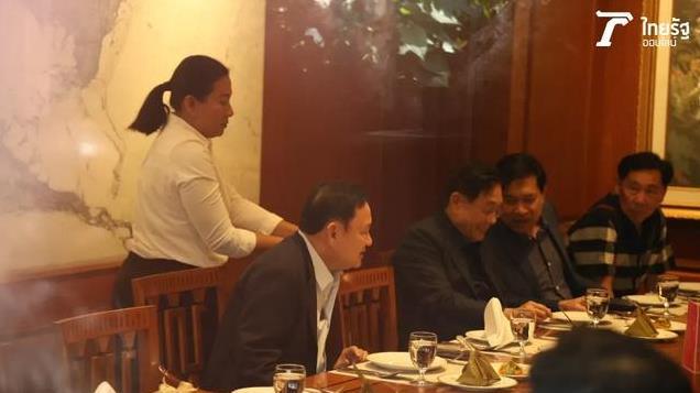 他信透露，他与首相进行了交谈