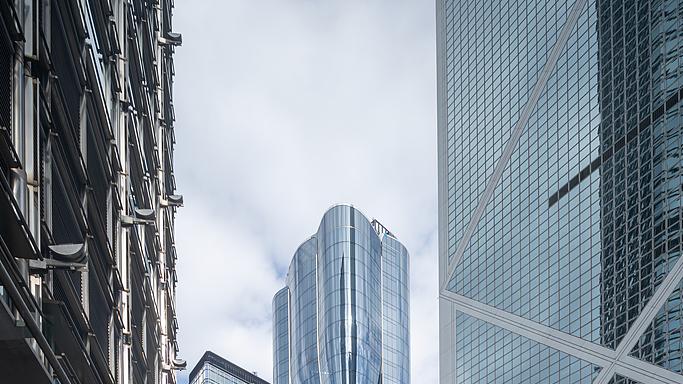 都市情感：算计中的婚姻与意外的爱情