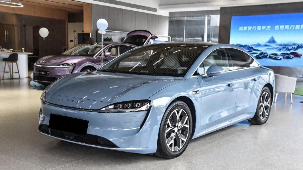 不愧是奇瑞出品，25款智界S7配华为ADS，入门纯电续航就有705km