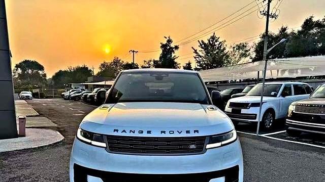 路虎揽运月销仅五百，巨额优惠背后藏何隐忧？