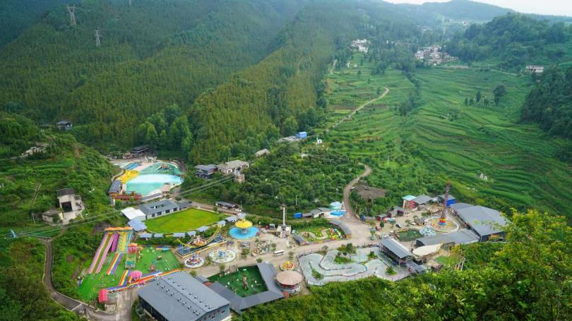 3 亿合规景区深陷困局：矿旅开发冲突下，60 商户盼合理处置​  ​