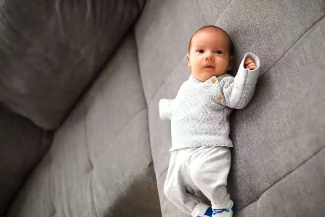 离婚后，如果没有带走孩子等自己有钱了，孩子还会愿意和妈妈亲近吗？