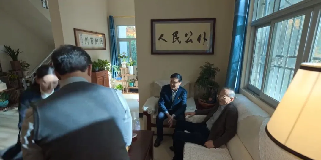 为何屋里却明晃晃挂着100万字画？他的心思高启强最懂
