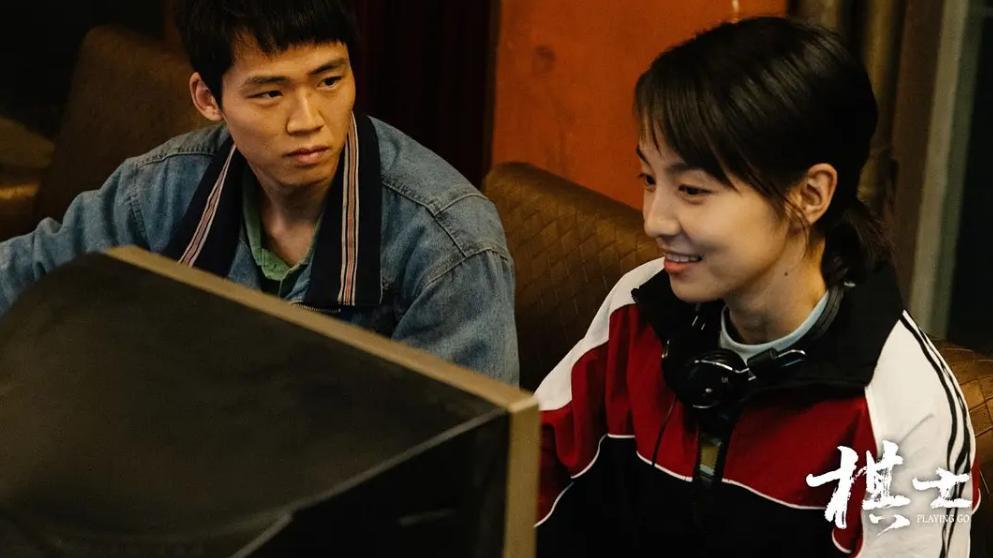 《棋士》崔业帮助劫匪逃跑在现实中要判多久？