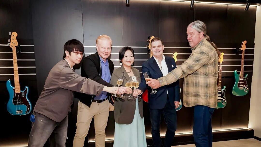 Fender落地上海体验空间，老牌乐器品牌在中国有了新故事