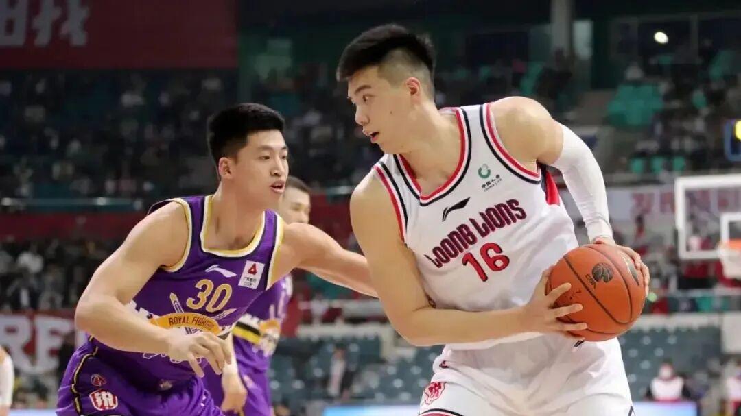 18人大名单正式出炉！杜锋不装摊牌了，前广东队后卫加盟山东队