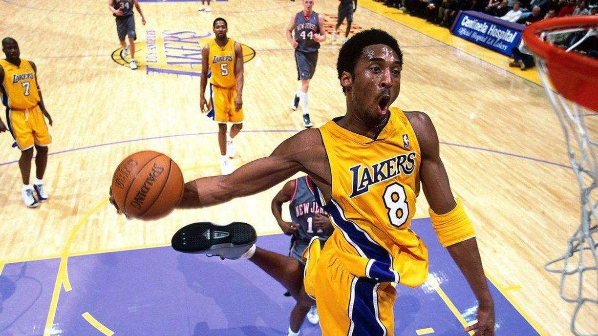 8号与24号，科比的两段传奇人生！绝非简单的号码更迭