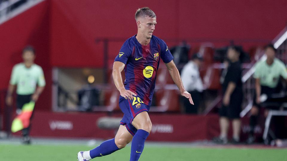 巴萨中场活泛了！奥尔莫多面技能处，弗帅直点头