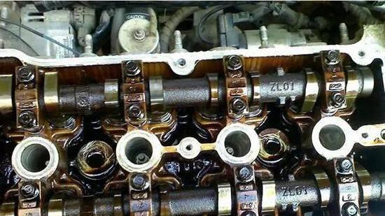 你知道你的爱车为什么会出现“烧机油”现象吗？