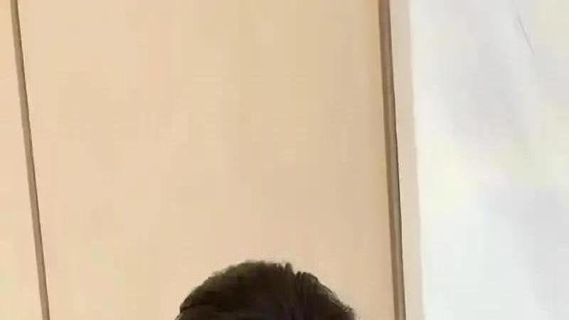 大S的病情突然恶化，监护仪的警报声响彻病房，具俊晔慌乱中按响了护士铃，却对英文界