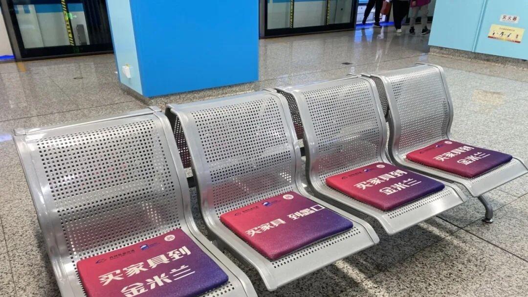 一条围巾的文明传递！苏州地铁为11号线暖心乘客送致谢礼包