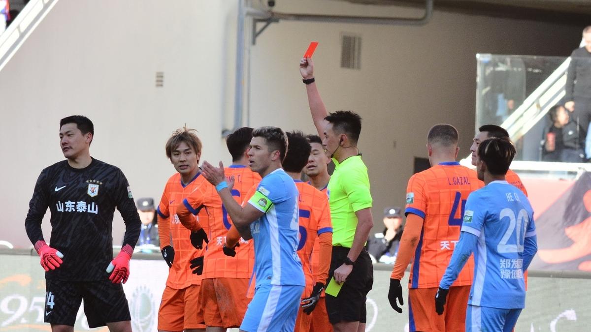 双冠王耻辱一战，国门面对日本7次失守之后，联赛又被6度洞穿！