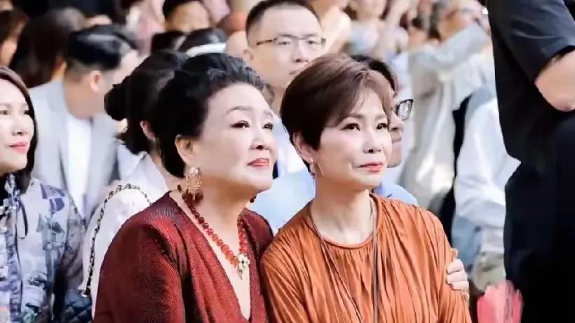 汪小菲大婚后徐妈回应大S珠宝去向，赞具俊晔重情重义