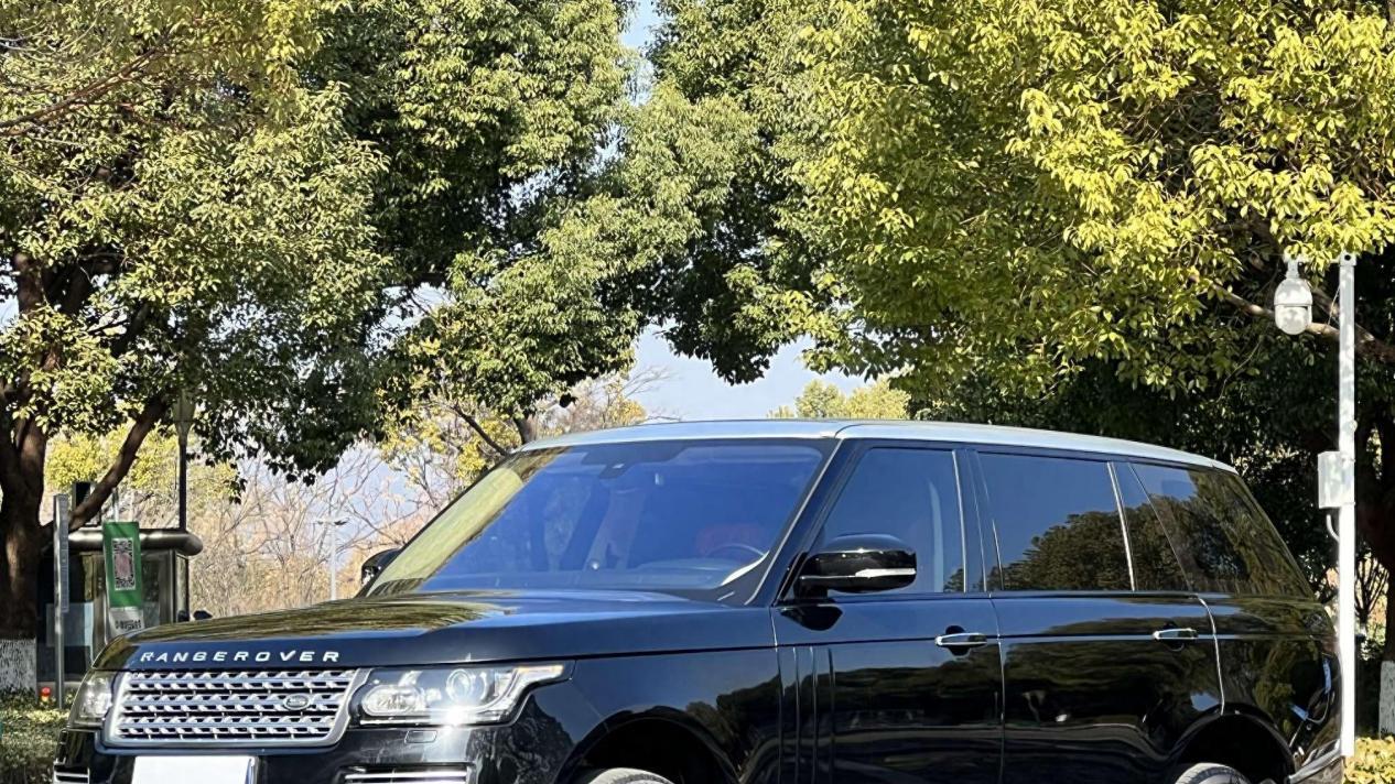 2016款路虎揽胜加长版，当年百万级豪车，如今60多万能入手？